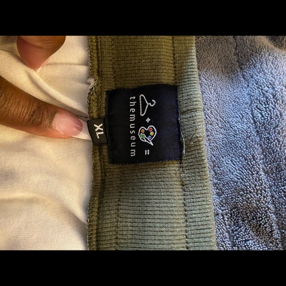 Men’s XL 2 piece Museum Outfit - Picture 4 of 7